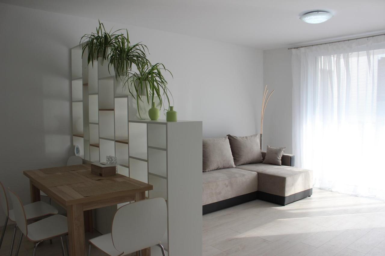 Leo Apartment Free Parking!!! Pressburg Exterior foto